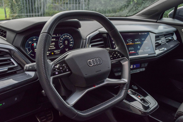Audi Q4 e-tron 40 / 2x S-line/ Head-Up Display/ Adaptive Cruise Control/ 150kW (204PK)