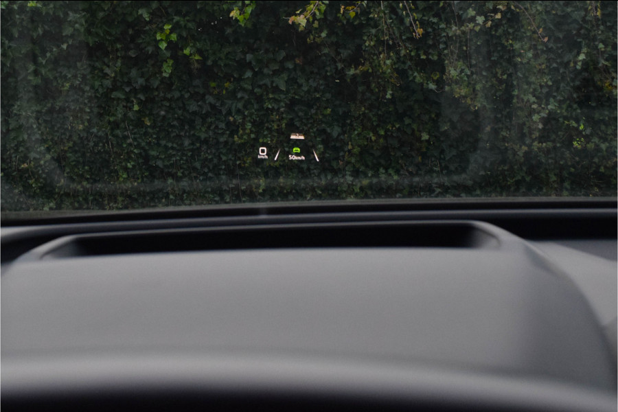 Audi Q4 e-tron 40 / 2x S-line/ Head-Up Display/ Adaptive Cruise Control/ 150kW (204PK)