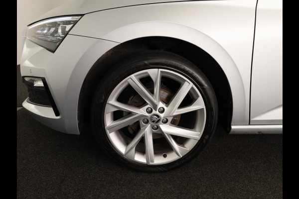 Škoda SCALA 1.0 TSI Ambition 110pk | Navigatie | Parkeercamera | 18 inch lichtmetalen velgen | Verlengde garantie