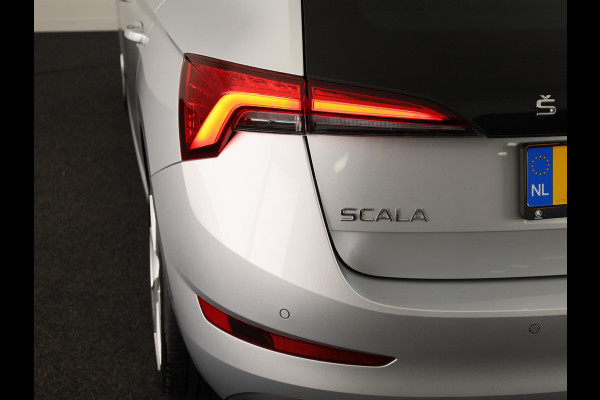 Škoda SCALA 1.0 TSI Ambition 110pk | Navigatie | Parkeercamera | 18 inch lichtmetalen velgen | Verlengde garantie