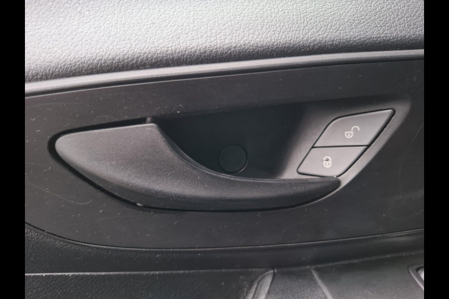 Mercedes-Benz Vito 114 CDI Lang AUTOMAAT / CRUISE CONTROLE / TREKHAAK / CAMERA / NAVI