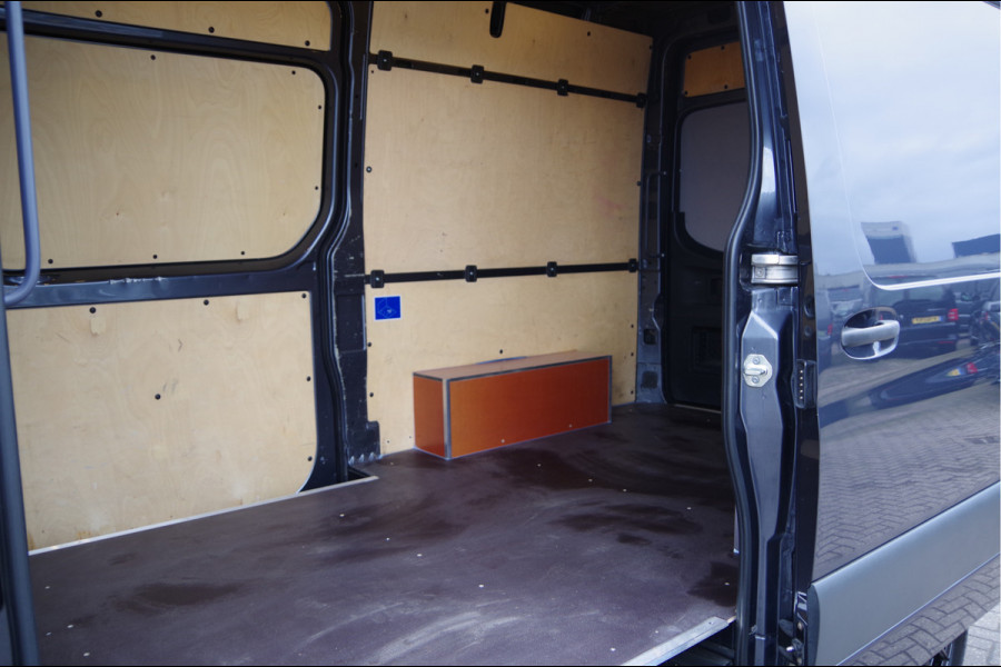 Mercedes-Benz Sprinter 319 3.0 CDI V6 AUT. LED, 2X SCHUIFDEUR, MBUX 10'', ADAPT. CRUISE, CAMERA, NAVI, CLIMA, STANDKACHEL, 2 SCHUIFDEUREN, DUBBELE SCHU