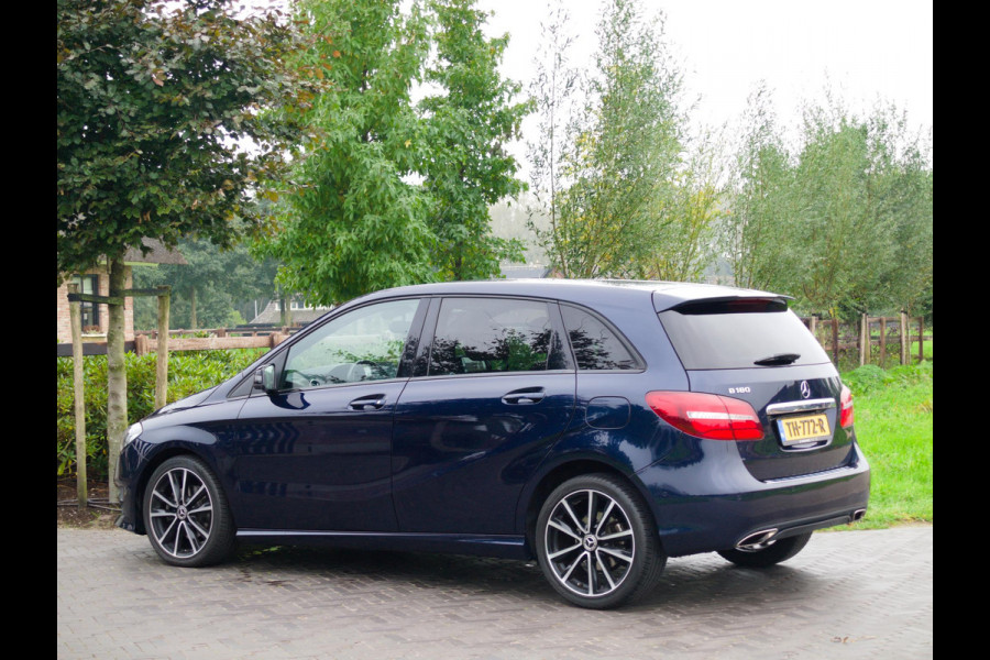 Mercedes-Benz B-Klasse 180 Ambition LED | Automaat | Sports Tourer | Night-pakket | Zwarte hemel bekleding