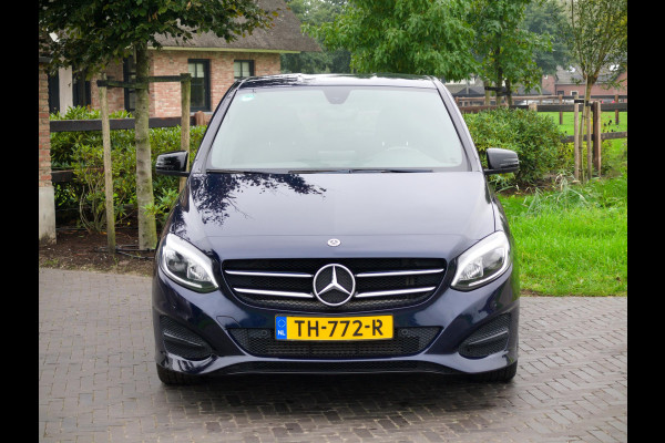 Mercedes-Benz B-Klasse 180 Ambition LED | Automaat | Sports Tourer | Night-pakket | Zwarte hemel bekleding