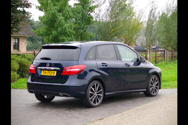Mercedes-Benz B-Klasse 180 Ambition LED | Automaat | Sports Tourer | Night-pakket | Zwarte hemel bekleding