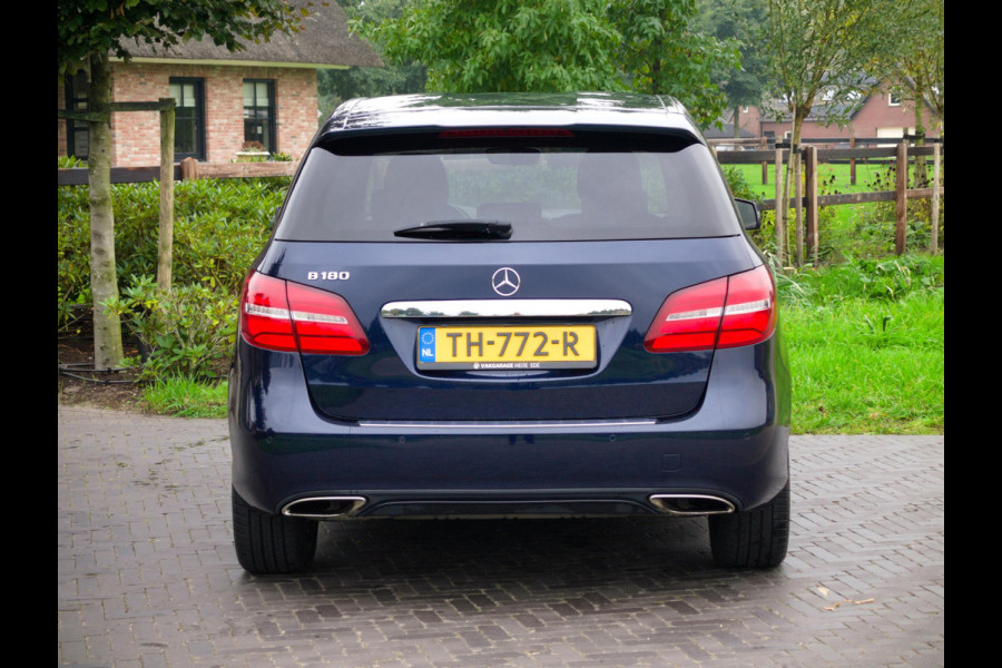 Mercedes-Benz B-Klasse 180 Ambition LED | Automaat | Sports Tourer | Night-pakket | Zwarte hemel bekleding