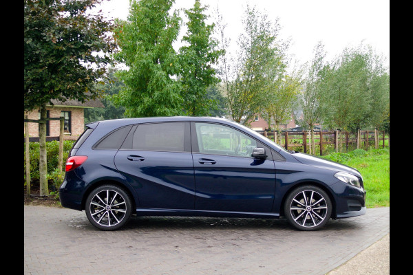 Mercedes-Benz B-Klasse 180 Ambition LED | Automaat | Sports Tourer | Night-pakket | Zwarte hemel bekleding