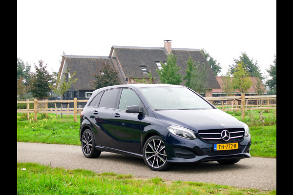 Mercedes-Benz B-Klasse 180 Ambition LED | Automaat | Sports Tourer | Night-pakket | Zwarte hemel bekleding