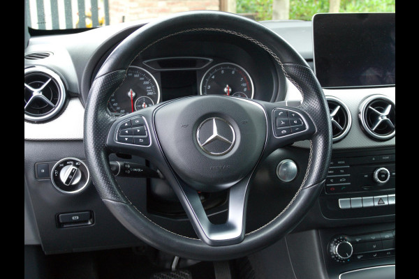 Mercedes-Benz B-Klasse 180 Ambition LED | Automaat | Sports Tourer | Night-pakket | Zwarte hemel bekleding