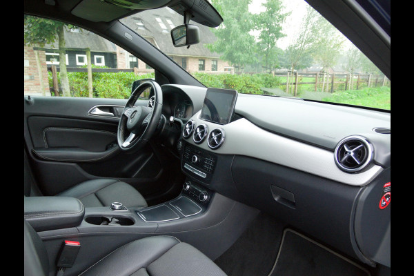 Mercedes-Benz B-Klasse 180 Ambition LED | Automaat | Sports Tourer | Night-pakket | Zwarte hemel bekleding