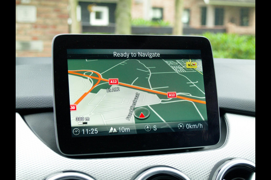 Mercedes-Benz B-Klasse 180 Ambition LED | Automaat | Sports Tourer | Night-pakket | Zwarte hemel bekleding