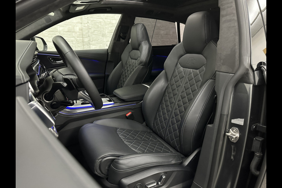 Audi Q8 60e 462PK Competition | RS-Stoelen | 360 Camera | ACC | Carbon | Panorama | Massage | Ventilatie | B&O Sound | Matrix-LED | Luchtvering | Alcantara Hemelbekleding | Stoelverwarming V+A | Sfeerverlichting | Keyless-Entry | ISO-Glas | Zonwering | Standkachel | Autom. Parkeren | Carplay | Stuurwielverwarming | Draadloos Laden |