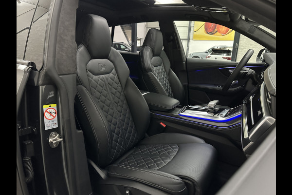 Audi Q8 60e 462PK Competition | RS-Stoelen | 360 Camera | ACC | Carbon | Panorama | Massage | Ventilatie | B&O Sound | Matrix-LED | Luchtvering | Alcantara Hemelbekleding | Stoelverwarming V+A | Sfeerverlichting | Keyless-Entry | ISO-Glas | Zonwering | Standkachel | Autom. Parkeren | Carplay | Stuurwielverwarming | Draadloos Laden |