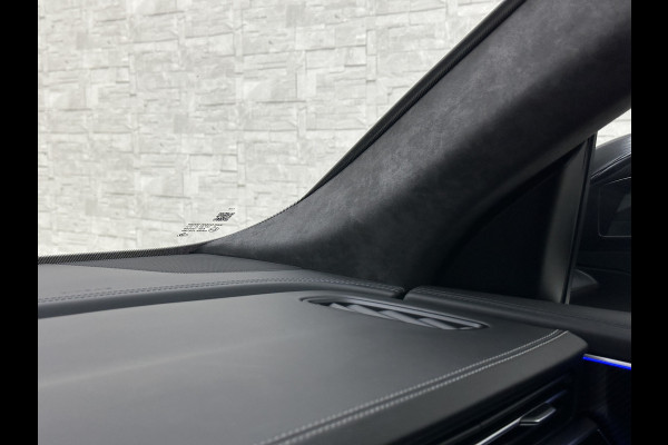 Audi Q8 60e 462PK Competition | RS-Stoelen | 360 Camera | ACC | Carbon | Panorama | Massage | Ventilatie | B&O Sound | Matrix-LED | Luchtvering | Alcantara Hemelbekleding | Stoelverwarming V+A | Sfeerverlichting | Keyless-Entry | ISO-Glas | Zonwering | Standkachel | Autom. Parkeren | Carplay | Stuurwielverwarming | Draadloos Laden |