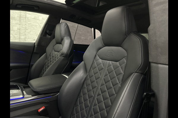 Audi Q8 60e 462PK Competition | RS-Stoelen | 360 Camera | ACC | Carbon | Panorama | Massage | Ventilatie | B&O Sound | Matrix-LED | Luchtvering | Alcantara Hemelbekleding | Stoelverwarming V+A | Sfeerverlichting | Keyless-Entry | ISO-Glas | Zonwering | Standkachel | Autom. Parkeren | Carplay | Stuurwielverwarming | Draadloos Laden |
