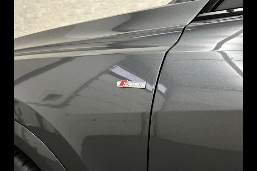 Audi Q8 60e 462PK Competition | RS-Stoelen | 360 Camera | ACC | Carbon | Panorama | Massage | Ventilatie | B&O Sound | Matrix-LED | Luchtvering | Alcantara Hemelbekleding | Stoelverwarming V+A | Sfeerverlichting | Keyless-Entry | ISO-Glas | Zonwering | Standkachel | Autom. Parkeren | Carplay | Stuurwielverwarming | Draadloos Laden |