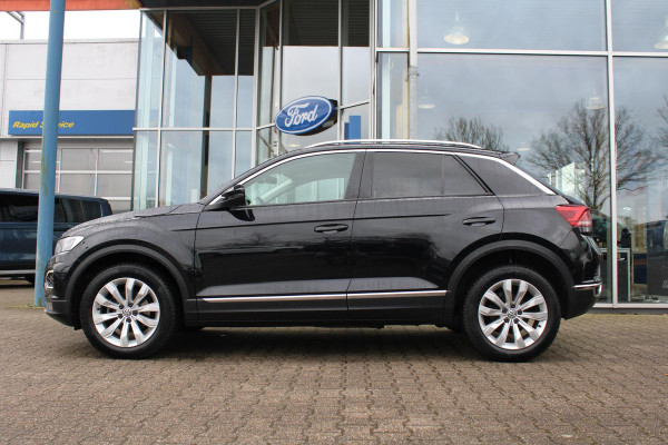 Volkswagen T-Roc 1.5 TSI Sport | Trekhaak | Stoelverwarming | Climate Control | Adaptive Cruise Control | Camera | Elektrische Klep | Navigatie |
