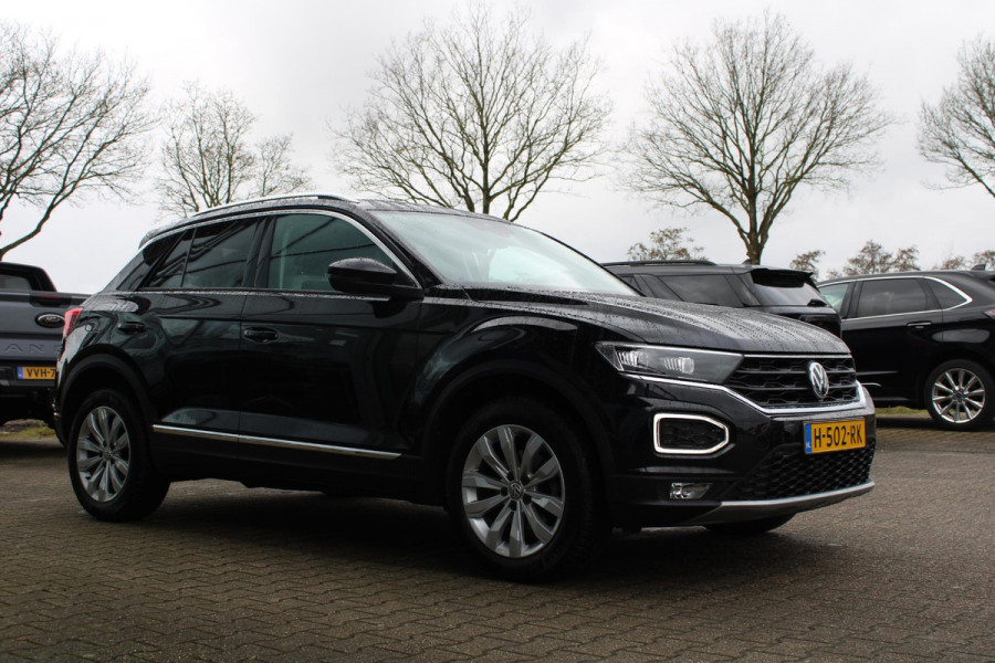 Volkswagen T-Roc 1.5 TSI Sport | Trekhaak | Stoelverwarming | Climate Control | Adaptive Cruise Control | Camera | Elektrische Klep | Navigatie |