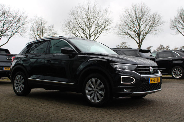 Volkswagen T-Roc 1.5 TSI Sport | Trekhaak | Stoelverwarming | Climate Control | Adaptive Cruise Control | Camera | Elektrische Klep | Navigatie |