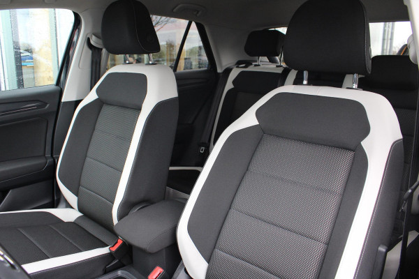 Volkswagen T-Roc 1.5 TSI Sport | Trekhaak | Stoelverwarming | Climate Control | Adaptive Cruise Control | Camera | Elektrische Klep | Navigatie |