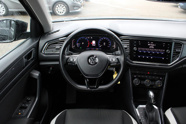 Volkswagen T-Roc 1.5 TSI Sport | Trekhaak | Stoelverwarming | Climate Control | Adaptive Cruise Control | Camera | Elektrische Klep | Navigatie |