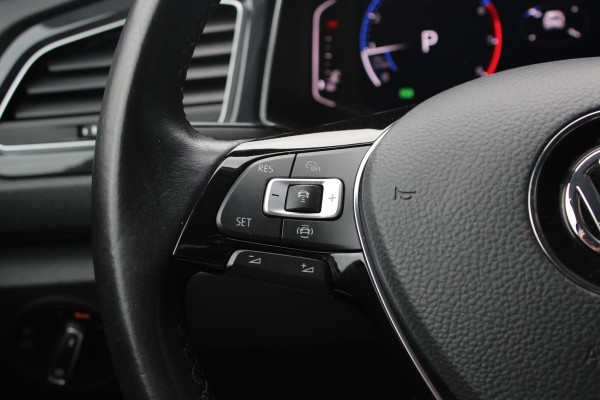 Volkswagen T-Roc 1.5 TSI Sport | Trekhaak | Stoelverwarming | Climate Control | Adaptive Cruise Control | Camera | Elektrische Klep | Navigatie |