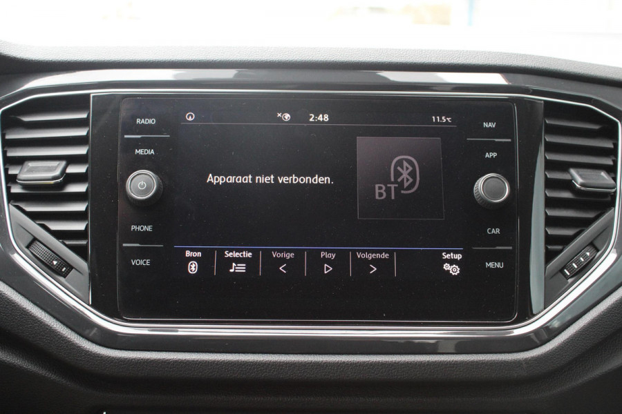 Volkswagen T-Roc 1.5 TSI Sport | Trekhaak | Stoelverwarming | Climate Control | Adaptive Cruise Control | Camera | Elektrische Klep | Navigatie |