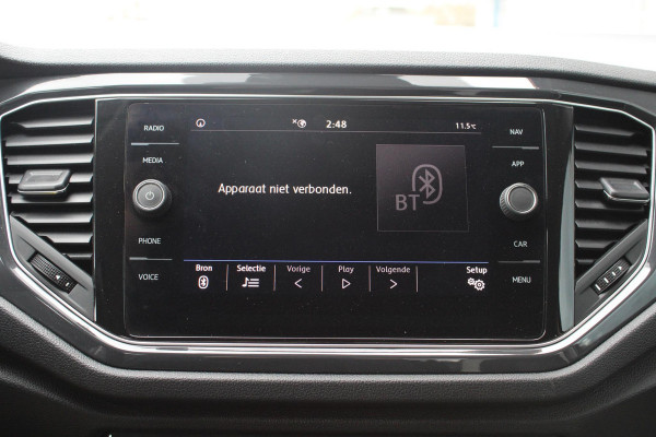 Volkswagen T-Roc 1.5 TSI Sport | Trekhaak | Stoelverwarming | Climate Control | Adaptive Cruise Control | Camera | Elektrische Klep | Navigatie |