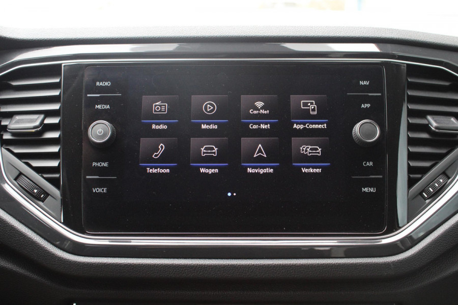 Volkswagen T-Roc 1.5 TSI Sport | Trekhaak | Stoelverwarming | Climate Control | Adaptive Cruise Control | Camera | Elektrische Klep | Navigatie |