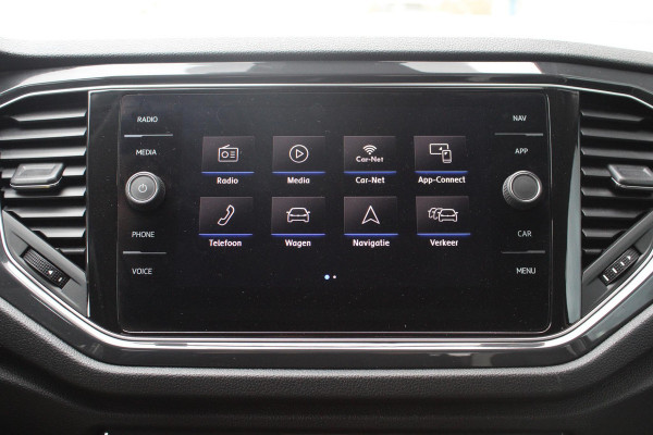 Volkswagen T-Roc 1.5 TSI Sport | Trekhaak | Stoelverwarming | Climate Control | Adaptive Cruise Control | Camera | Elektrische Klep | Navigatie |