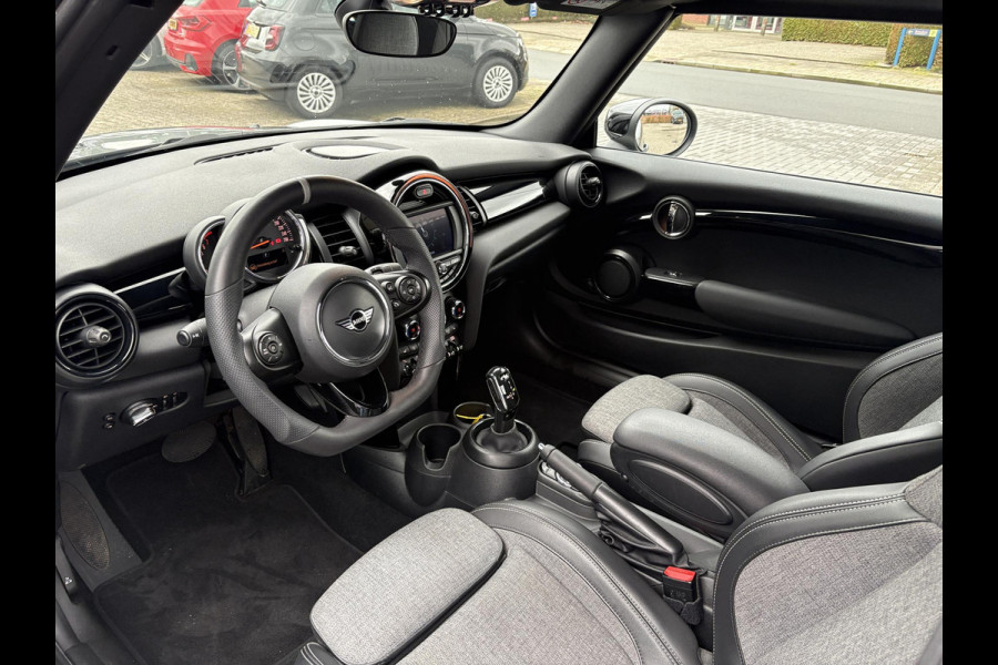 MINI Cabrio 1.5 Cooper Chili | Camera | Stoelverwarming | Navi | Dealer Onderhouden |