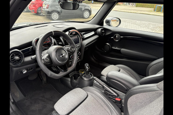 MINI Cabrio 1.5 Cooper Chili | Camera | Stoelverwarming | Navi | Dealer Onderhouden |