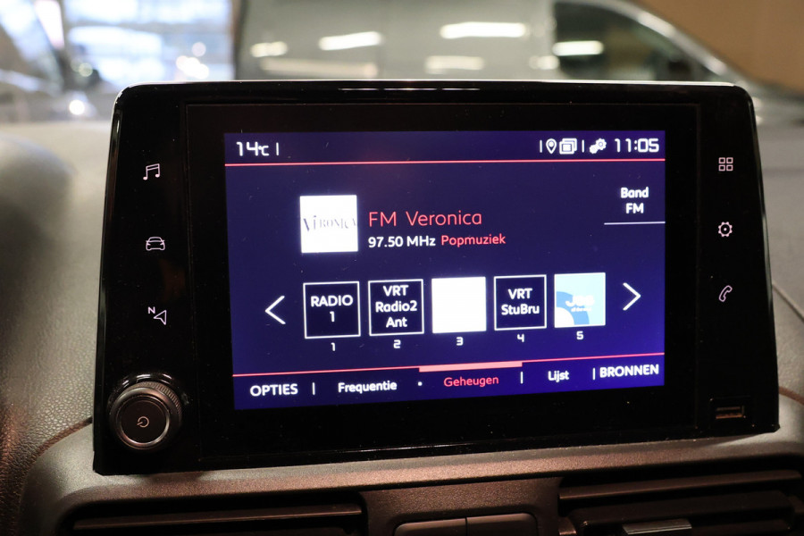 Citroën Berlingo 1.2 PureTech | Marge | BTW Vrij | Navigatie | Camera | CarPlay | 3-Zitter | Trekhaak | Airco | DAB | Nieuwe APK | Euro 6