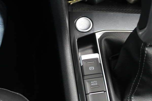 Volkswagen Tiguan 1.4 TSI eHybrid R-Line Business | Panoramadak | Adaptieve Cruise Control | 19 INCH Lichtmetalen Velgen | Camera