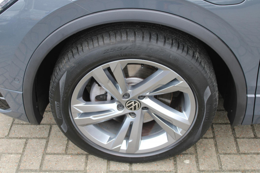 Volkswagen Tiguan 1.4 TSI eHybrid R-Line Business | Panoramadak | Adaptieve Cruise Control | 19 INCH Lichtmetalen Velgen | Camera