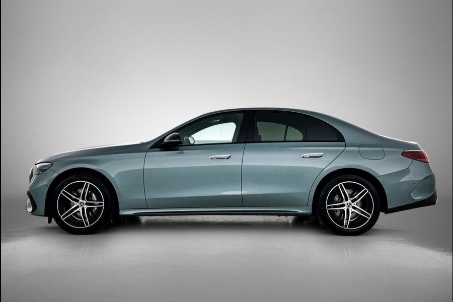 Mercedes-Benz E-Klasse 300 e AMG Plug-In Hybride AMG Line | Night Pakket | Distronic | Dodehoekassistent | AC en DC Laden | Stuur en Stoelverwarming. MB-paasweekend