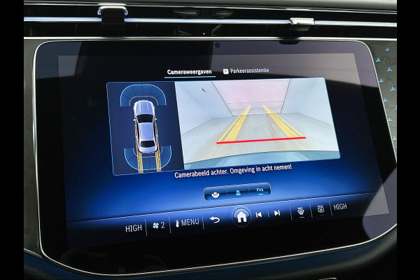 Mercedes-Benz E-Klasse 300 e AMG Plug-In Hybride AMG Line | Night Pakket | Distronic | Dodehoekassistent | AC en DC Laden | Stuur en Stoelverwarming. MB-paasweekend