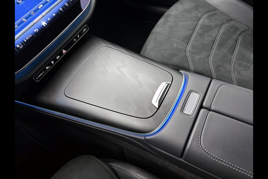 Mercedes-Benz E-Klasse 300 e AMG Plug-In Hybride AMG Line | Night Pakket | Distronic | Dodehoekassistent | AC en DC Laden | Stuur en Stoelverwarming. MB-paasweekend