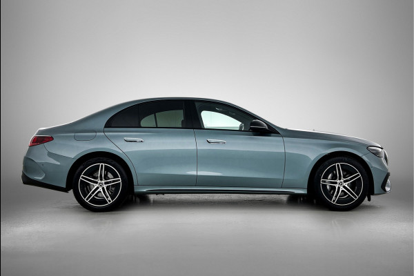 Mercedes-Benz E-Klasse 300 e AMG Plug-In Hybride AMG Line | Night Pakket | Distronic | Dodehoekassistent | AC en DC Laden | Stuur en Stoelverwarming. MB-paasweekend
