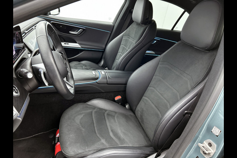 Mercedes-Benz E-Klasse 300 e AMG Plug-In Hybride AMG Line | Night Pakket | Distronic | Dodehoekassistent | AC en DC Laden | Stuur en Stoelverwarming. MB-paasweekend