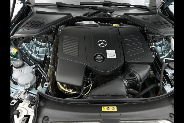 Mercedes-Benz E-Klasse 300 e AMG Plug-In Hybride AMG Line | Night Pakket | Distronic | Dodehoekassistent | AC en DC Laden | Stuur en Stoelverwarming. MB-paasweekend