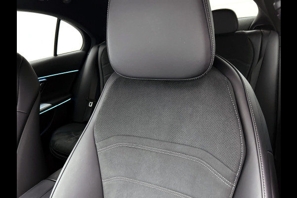 Mercedes-Benz E-Klasse 300 e AMG Plug-In Hybride AMG Line | Night Pakket | Distronic | Dodehoekassistent | AC en DC Laden | Stuur en Stoelverwarming. MB-paasweekend