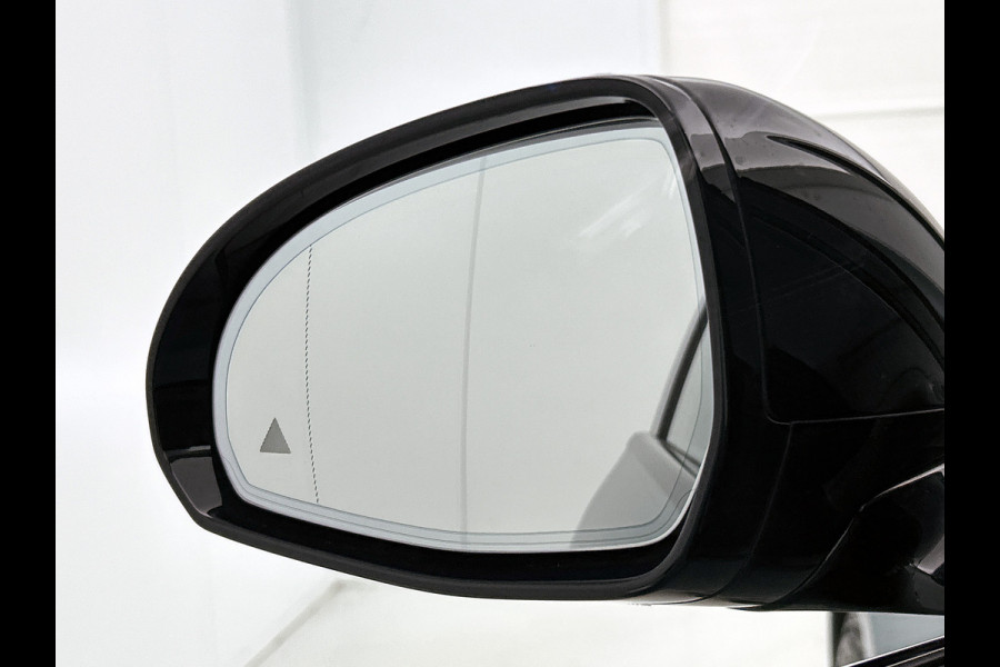 Mercedes-Benz E-Klasse 300 e AMG Plug-In Hybride AMG Line | Night Pakket | Distronic | Dodehoekassistent | AC en DC Laden | Stuur en Stoelverwarming. MB-paasweekend