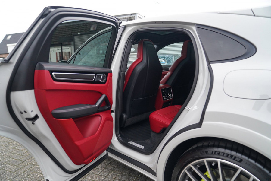 Porsche Cayenne Coupé 3.0 E-Hybrid | Techart | BTW | Sport uitlaat | Dealer onderhouden | Panorama | Head up | ACC | NAP NL |