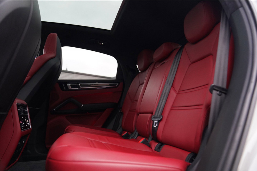 Porsche Cayenne Coupé 3.0 E-Hybrid | Techart | BTW | Sport uitlaat | Dealer onderhouden | Panorama | Head up | ACC | NAP NL |