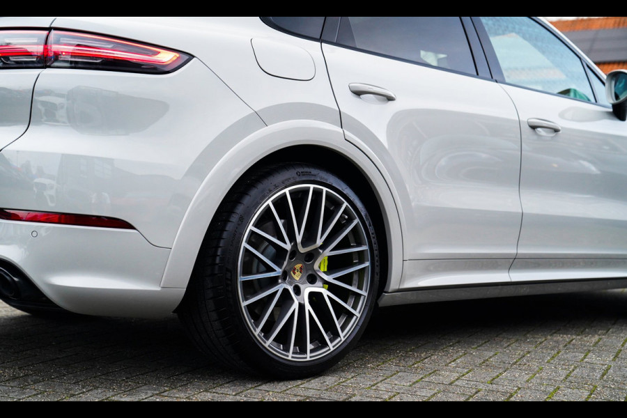 Porsche Cayenne Coupé 3.0 E-Hybrid | Techart | BTW | Sport uitlaat | Dealer onderhouden | Panorama | Head up | ACC | NAP NL |