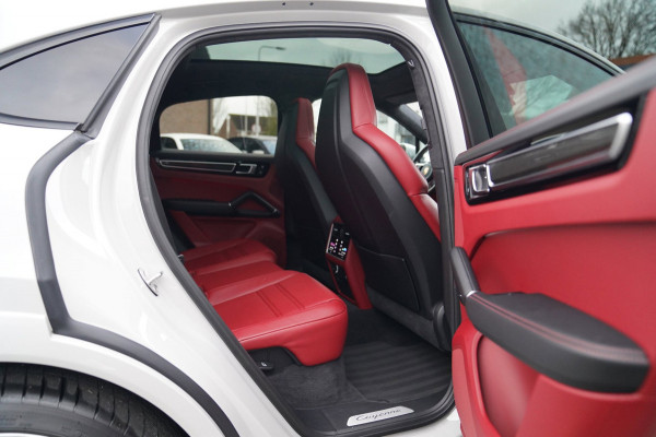 Porsche Cayenne Coupé 3.0 E-Hybrid | Techart | BTW | Sport uitlaat | Dealer onderhouden | Panorama | Head up | ACC | NAP NL |