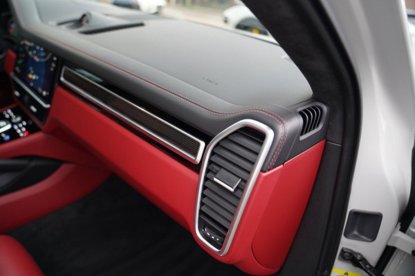 Porsche Cayenne Coupé 3.0 E-Hybrid | Techart | BTW | Sport uitlaat | Dealer onderhouden | Panorama | Head up | ACC | NAP NL |