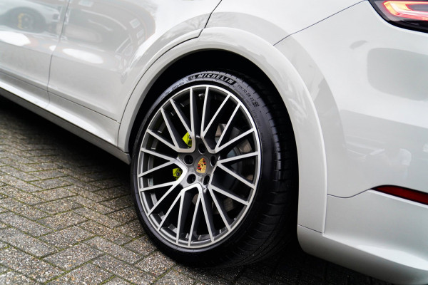 Porsche Cayenne Coupé 3.0 E-Hybrid | Techart | BTW | Sport uitlaat | Dealer onderhouden | Panorama | Head up | ACC | NAP NL |