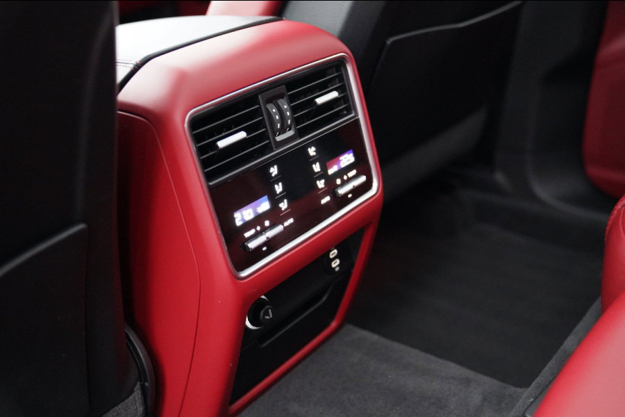 Porsche Cayenne Coupé 3.0 E-Hybrid | Techart | BTW | Sport uitlaat | Dealer onderhouden | Panorama | Head up | ACC | NAP NL |